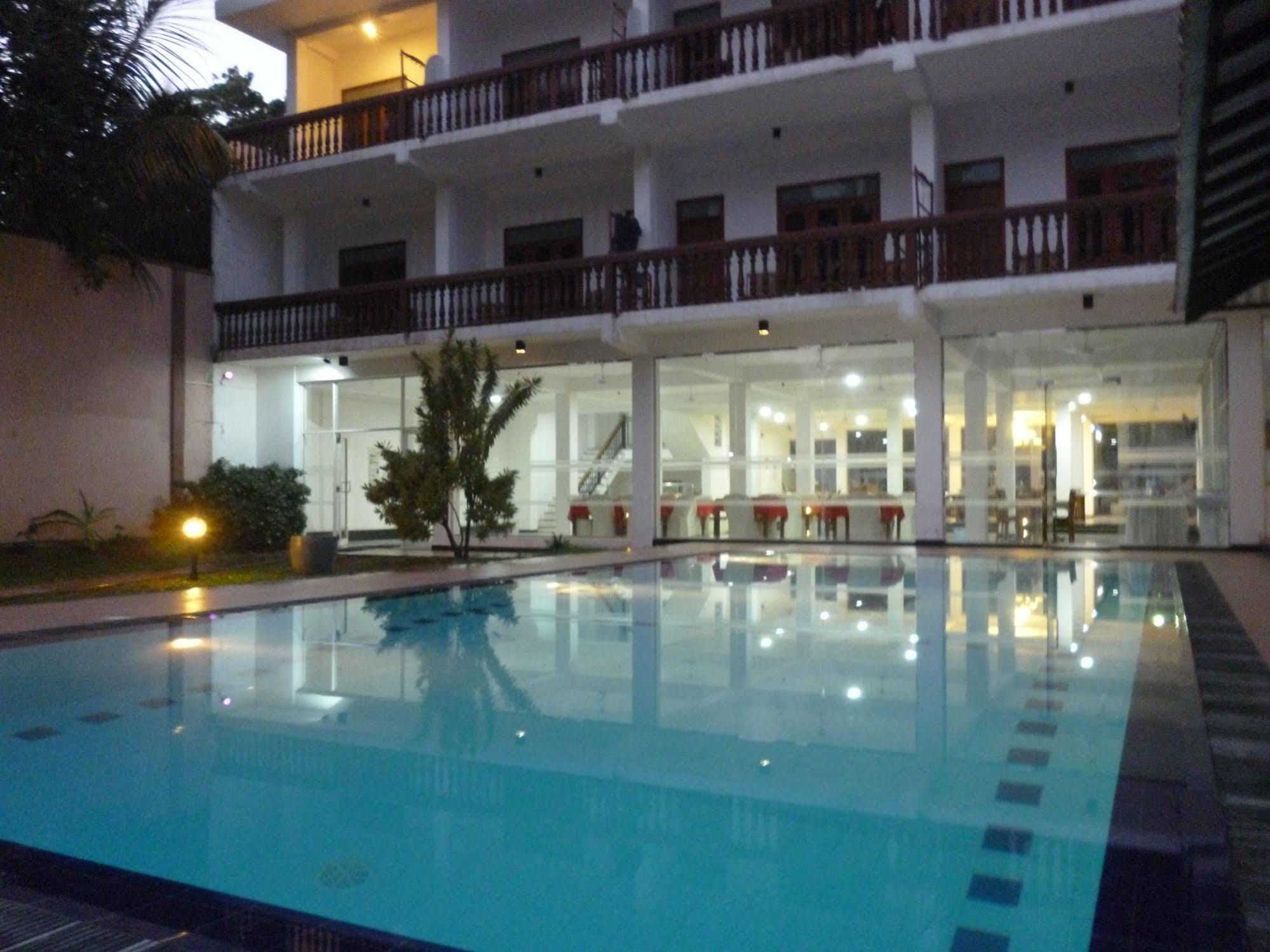 Hotel Ocean View Cottage Hikkaduwa Dış mekan fotoğraf